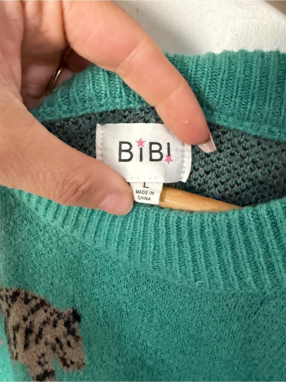 BiBi Green Tiger Print Sweater Size Large Cozy Statement Pullover - Picture 3 of 4